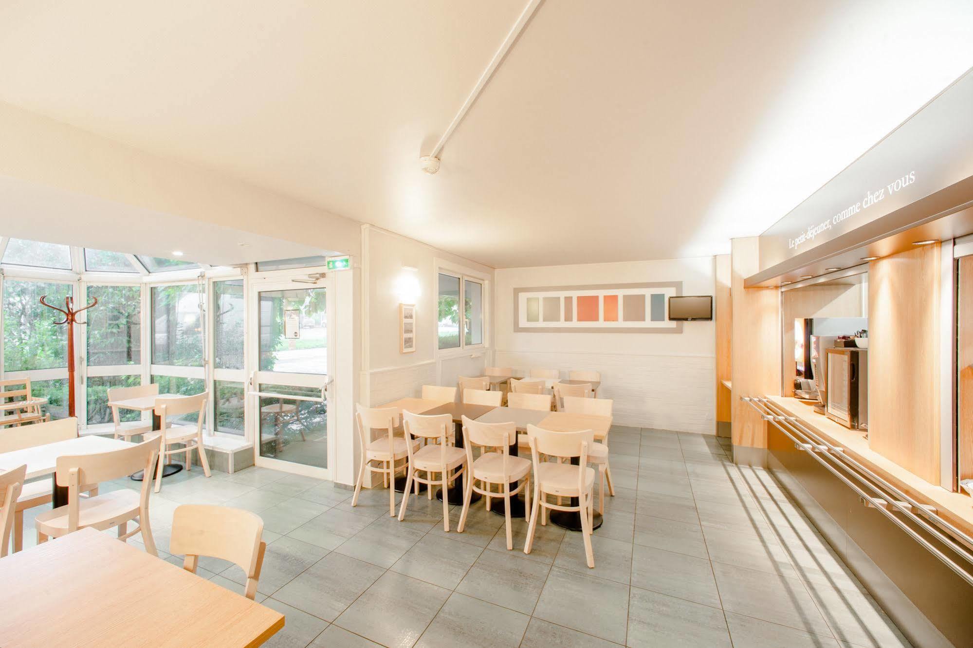 B&B Hotel Pontault Combault Kültér fotó